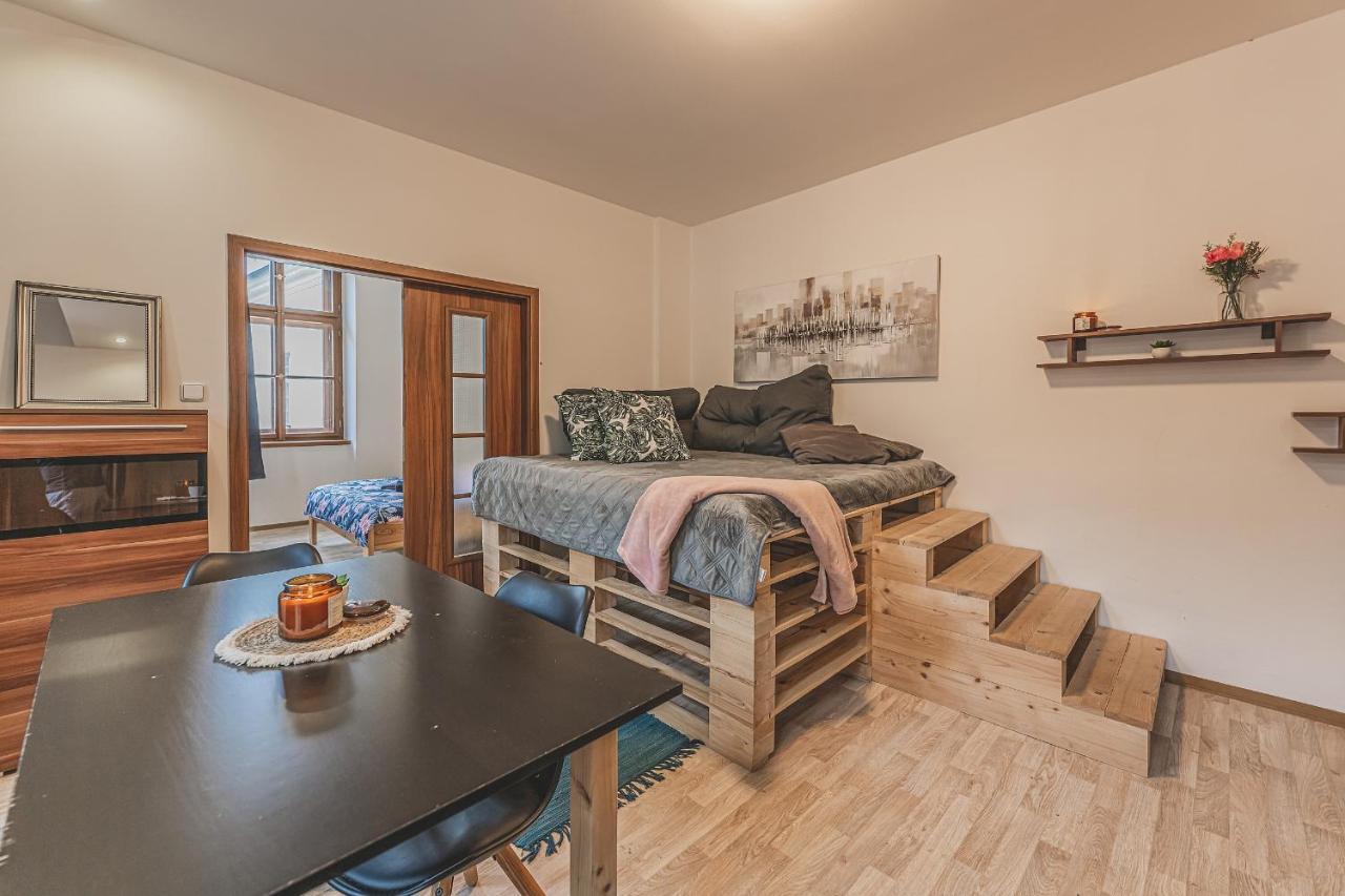 Carolina'S Central Apartment Hradec Kralove Exterior photo