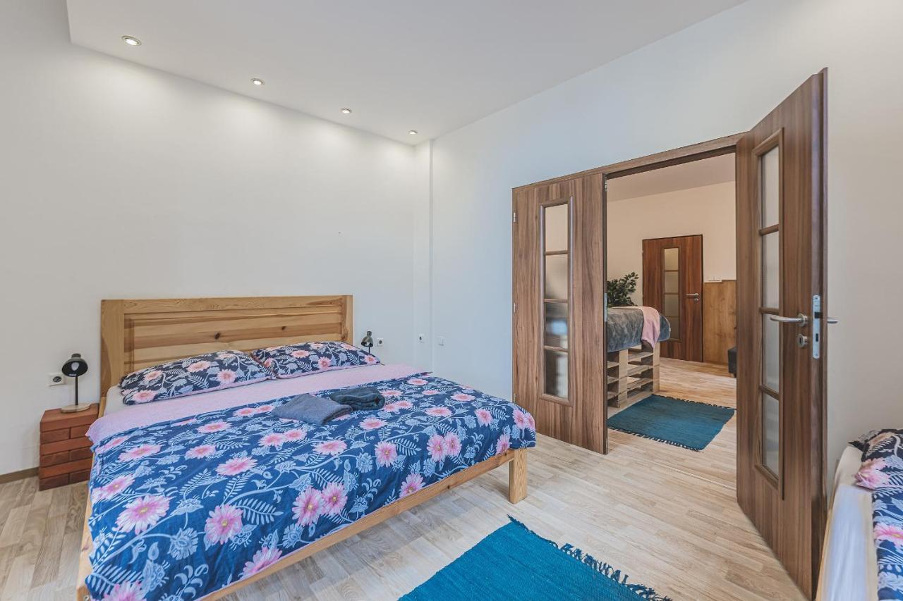 Carolina'S Central Apartment Hradec Kralove Exterior photo